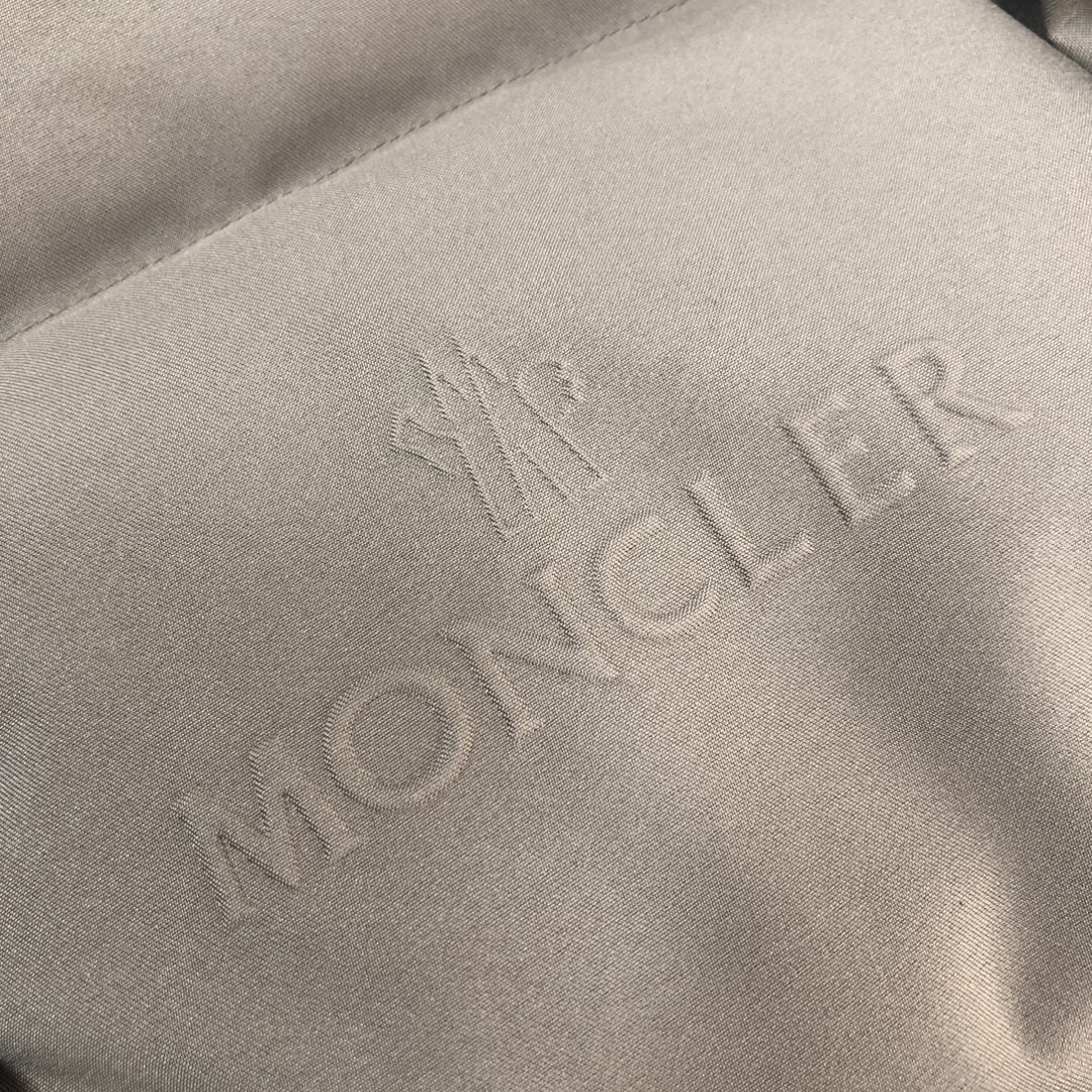 🆕MON*CLER 蒙口 25秋冬最新男女同款立领羽绒服，专柜热卖爆款来袭！秋冬新款羽绒上新 💥炸裂新款