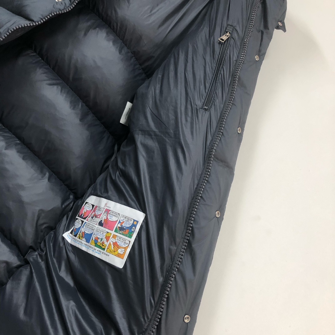 ————高版本🔥🔥 𝗠𝗼𝗻𝗰𝗲𝗿|盟可睐 新款蒙口 高版本~ Hanovcrtan雾面长玛雅/长款羽绒服