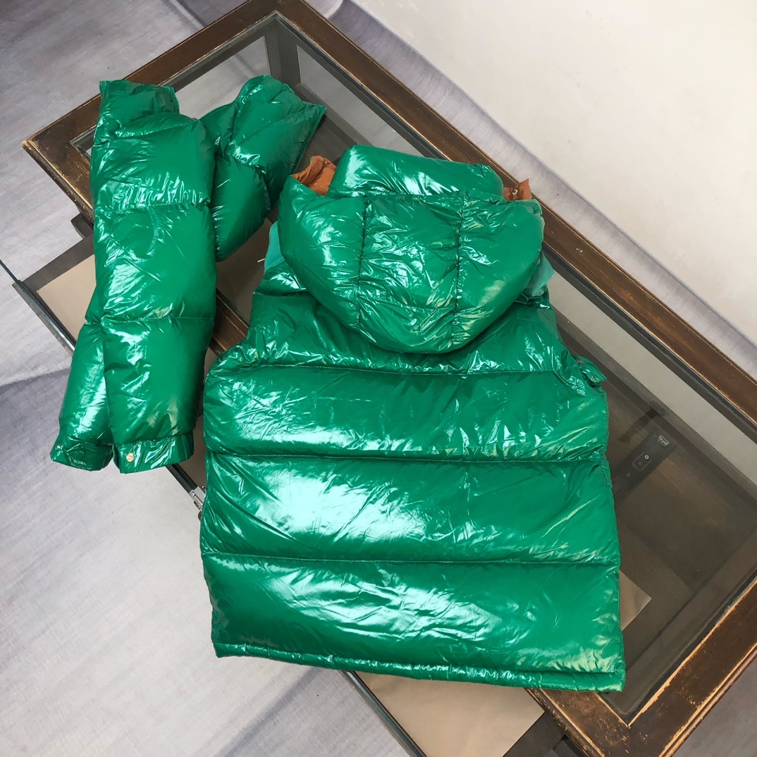 🔥MON*CLER 蒙口 Karakorum 可拆袖羽绒服 、一衣两穿设计~这款羽绒服采用光泽抗撕裂面料