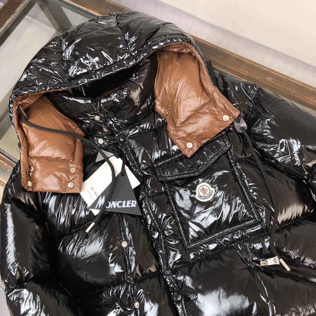 🔥 MON*CLER 蒙口 Karakorum 可拆袖羽绒服 、一衣两穿设计~这款羽绒服采用光泽抗撕裂面