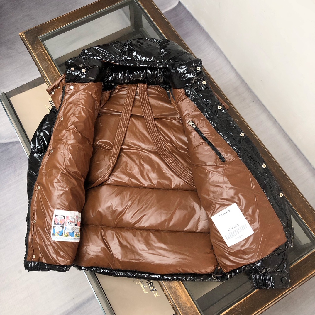 🔥 MON*CLER 蒙口 Karakorum 可拆袖羽绒服 、一衣两穿设计~这款羽绒服采用光泽抗撕裂面