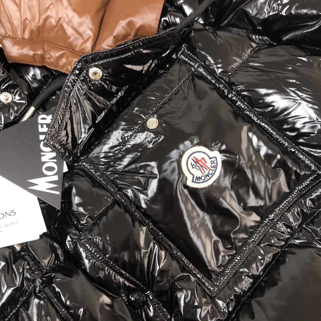 🔥 MON*CLER 蒙口 Karakorum 可拆袖羽绒服 、一衣两穿设计~这款羽绒服采用光泽抗撕裂面