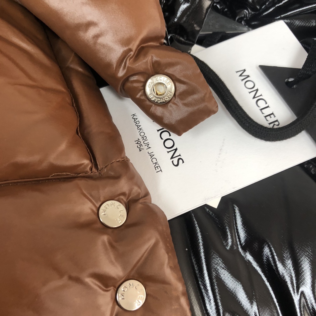 🔥MON*CLER 蒙口 Karakorum 可拆袖羽绒服 、一衣两穿设计~这款羽绒服采用光泽抗撕裂面料