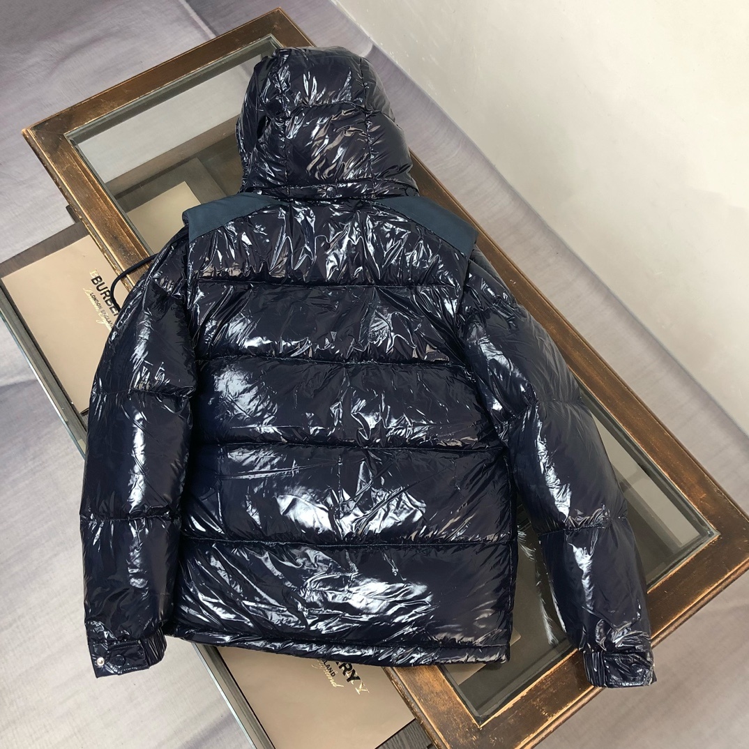 🔥MON*CLER 蒙口 Karakorum 可拆袖羽绒服 、一衣两穿设计~这款羽绒服采用光泽抗撕裂面料