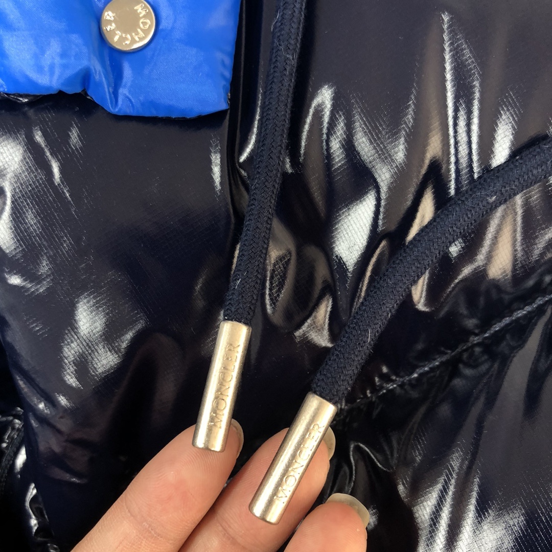 🔥MON*CLER 蒙口 Karakorum 可拆袖羽绒服 、一衣两穿设计~这款羽绒服采用光泽抗撕裂面料