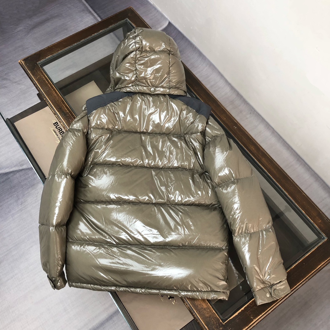 🔥MON*CLER 蒙口 Karakorum 可拆袖羽绒服 、一衣两穿设计~这款羽绒服采用光泽抗撕裂面料