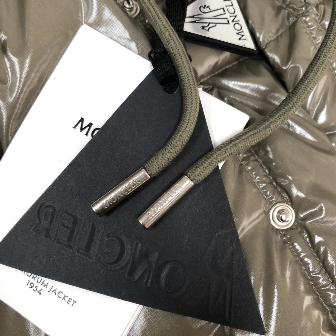 🔥MON*CLER 蒙口 Karakorum 可拆袖羽绒服 、一衣两穿设计~这款羽绒服采用光泽抗撕裂面料