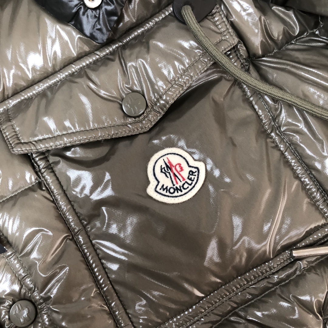 🔥MON*CLER 蒙口 Karakorum 可拆袖羽绒服 、一衣两穿设计~这款羽绒服采用光泽抗撕裂面料