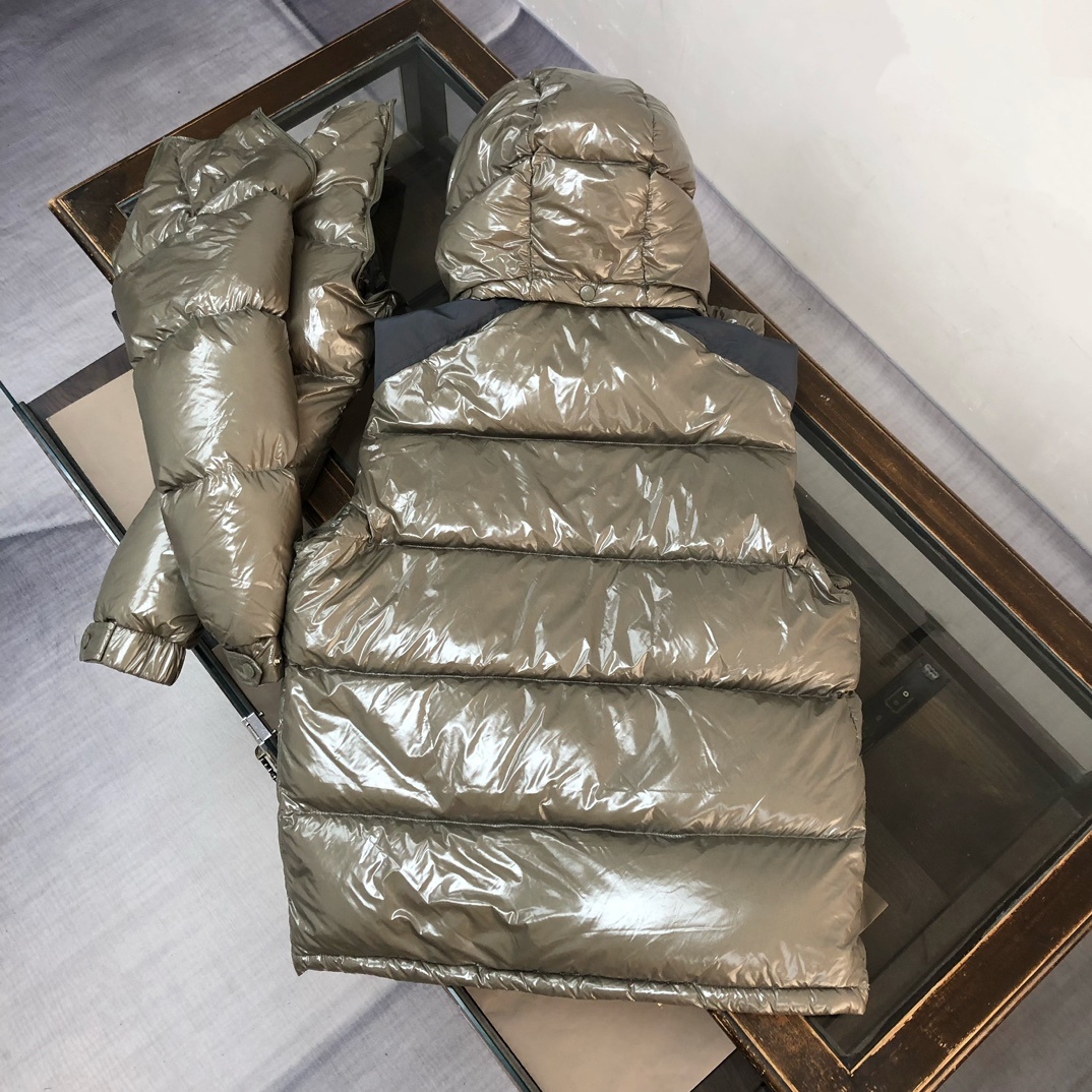 🔥MON*CLER 蒙口 Karakorum 可拆袖羽绒服 、一衣两穿设计~这款羽绒服采用光泽抗撕裂面料