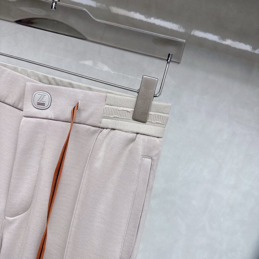 Ermenegildo Zegna 杰尼亚2025四季款新款休闲裤！官网同步发售。品牌经典LOGO休闲裤