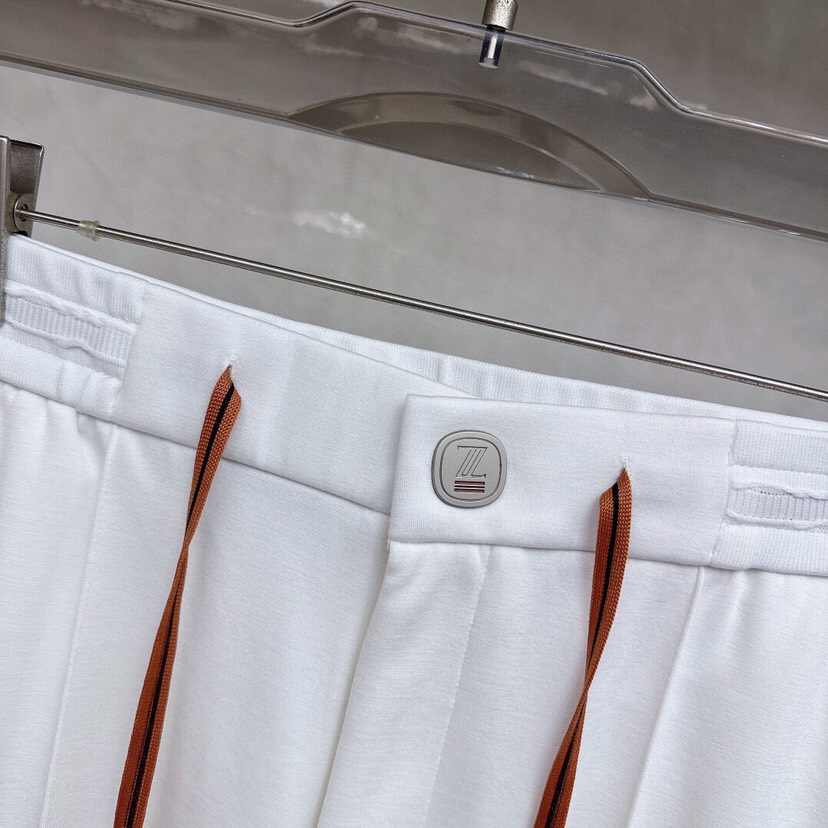 Ermenegildo Zegna 杰尼亚2025四季款新款休闲裤！官网同步发售。品牌经典LOGO休闲裤