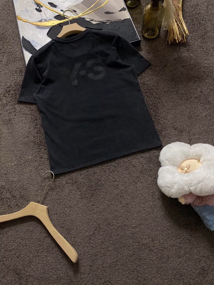 Y-3 山本耀司春夏/SS 主推仿旧水洗褪色短袖圆领T恤，定制贵柜品质巴黎百分棉260克长绒棉面料，后幅