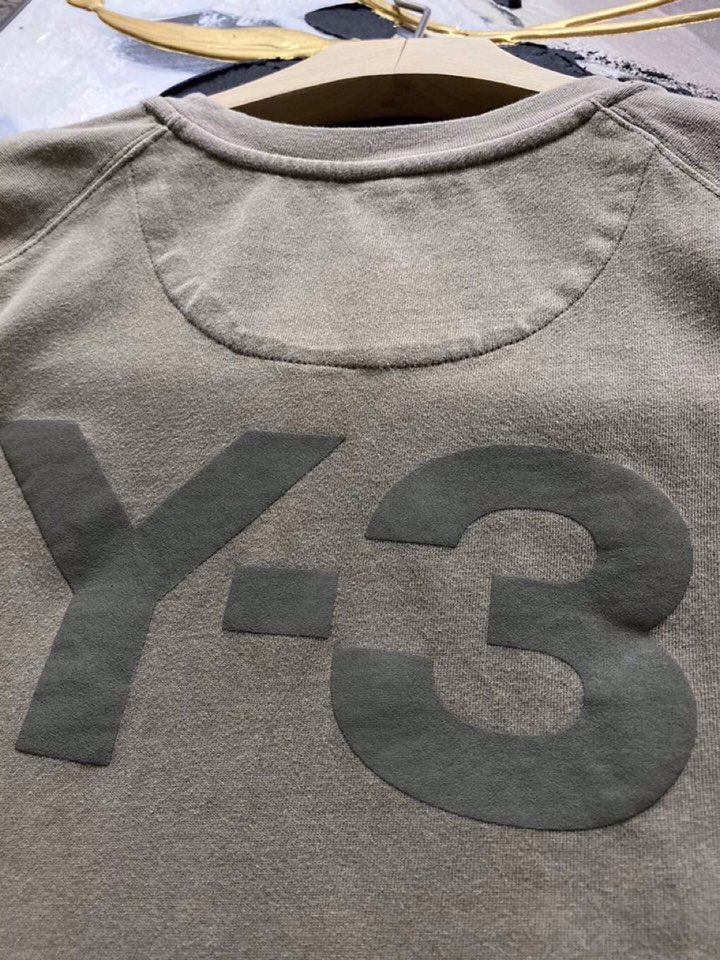 Y-3 山本耀司春夏/SS 主推仿旧水洗褪色短袖圆领T恤，定制贵柜品质巴黎百分棉260克长绒棉面料，后幅