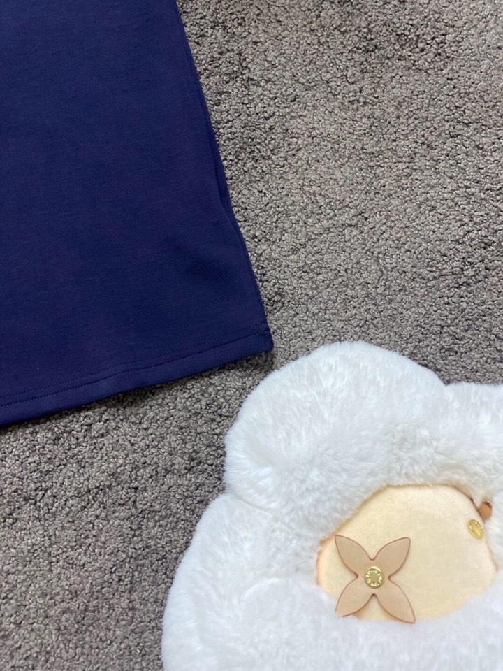 Loro Piana 诺悠翩雅L/SS最新莱赛尔天丝短袖翻领T恤Polo衫，这款短袖T恤以意大利古里亚海