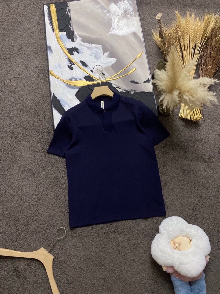 Loro Piana 诺悠翩雅L/SS最新莱赛尔天丝短袖翻领T恤Polo衫，这款短袖T恤以意大利古里亚海