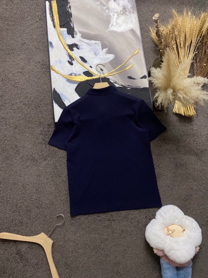 Loro Piana 诺悠翩雅L/SS最新莱赛尔天丝短袖翻领T恤Polo衫，这款短袖T恤以意大利古里亚海