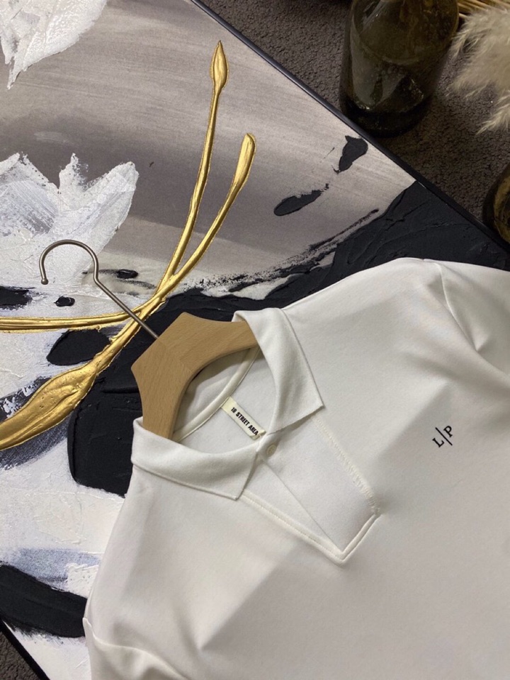 Loro Piana 诺悠翩雅L/SS最新莱赛尔天丝短袖翻领T恤Polo衫，这款短袖T恤以意大利古里亚海