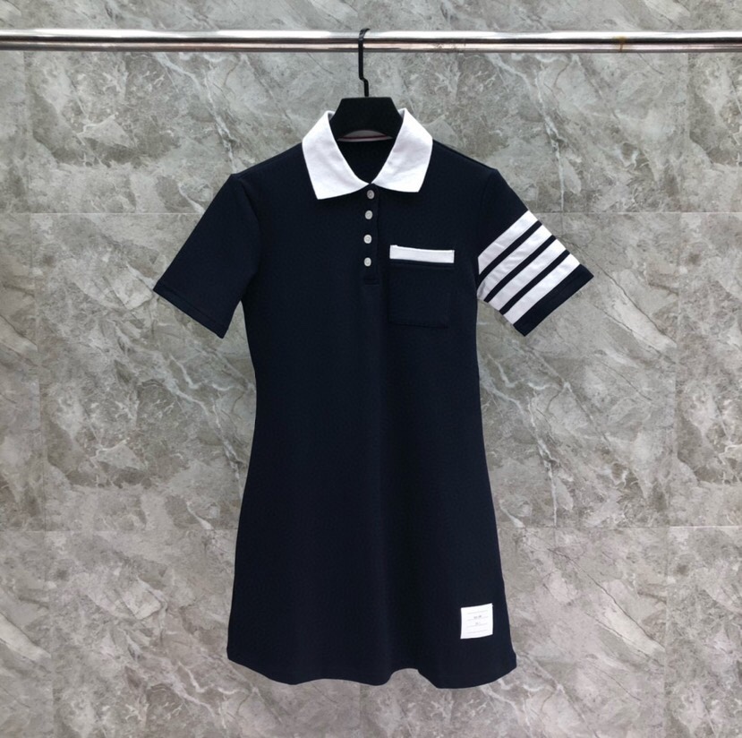 THOM BROWNE 汤姆布朗 TB🌺女款后背刺绣小狗POLO长裙 \n码数：0-2 颜色：灰色、藏青