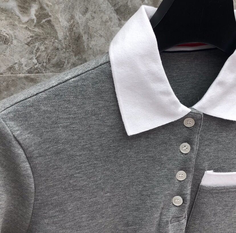 THOM BROWNE 汤姆布朗 TB🌺女款后背刺绣小狗POLO长裙 \n码数：0-2 颜色：灰色、藏青