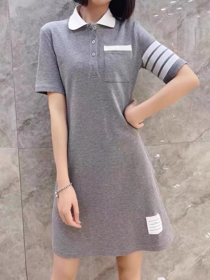 THOM BROWNE 汤姆布朗 TB🌺女款后背刺绣小狗POLO长裙 \n码数：0-2 颜色：灰色、藏青