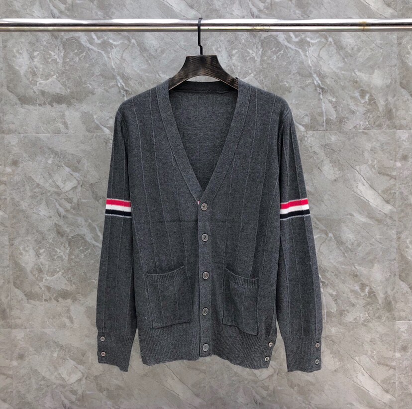 THOM BROWNE 汤姆布朗 TB反底坑条双袖红白蓝羊毛开衫，男女同款情侣款 \n码数：1-4 颜色