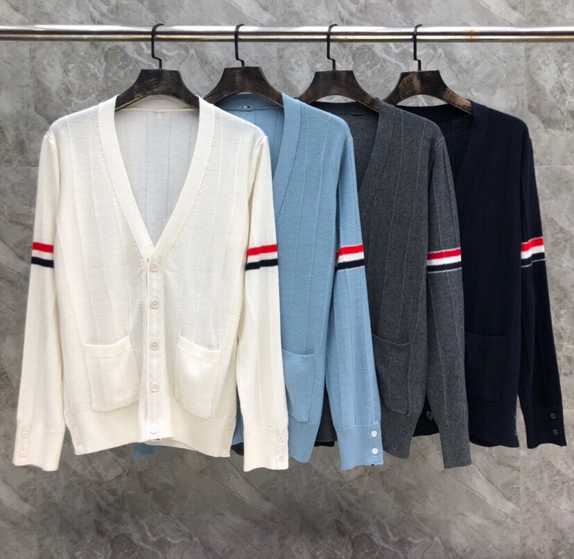 THOM BROWNE 汤姆布朗 TB反底坑条双袖红白蓝羊毛开衫，男女同款情侣款 \n码数：1-4 颜色