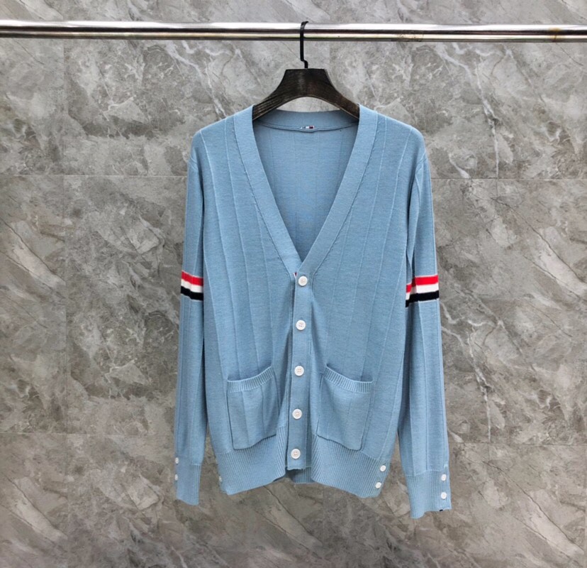 THOM BROWNE 汤姆布朗 TB反底坑条双袖红白蓝羊毛开衫，男女同款情侣款 \n码数：1-4 颜色