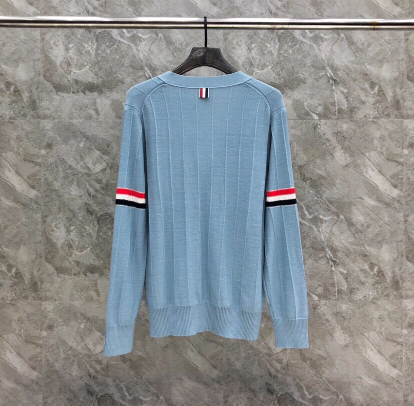 THOM BROWNE 汤姆布朗 TB反底坑条双袖红白蓝羊毛开衫，男女同款情侣款 \n码数：1-4 颜色