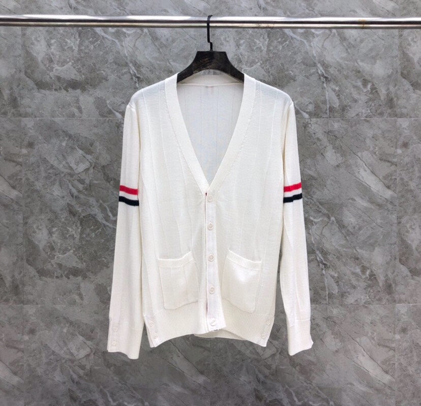 THOM BROWNE 汤姆布朗 TB反底坑条双袖红白蓝羊毛开衫，男女同款情侣款 \n码数：1-4 颜色