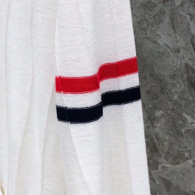 THOM BROWNE 汤姆布朗 TB反底坑条双袖红白蓝羊毛开衫，男女同款情侣款 \n码数：1-4 颜色