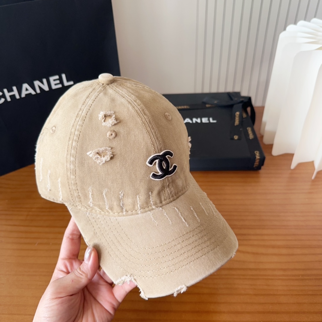 

香奈儿秋冬新款经典休闲潮流款 上架简约棒球帽🧢日韩风格，随便搭配都超好看！出门旅游，绝对要入手的一款