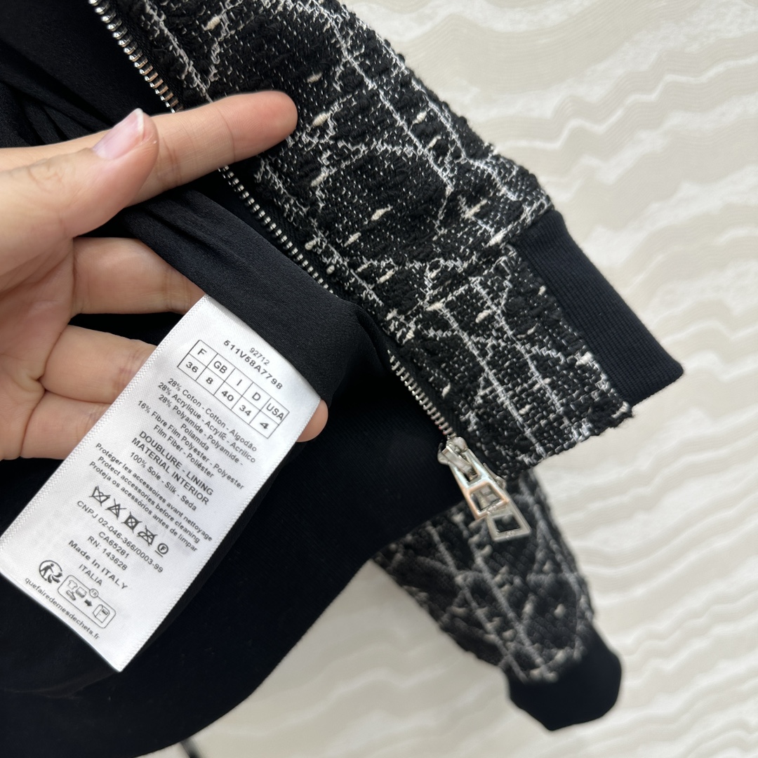 爆单推荐❤️原单品质！Miss D 25早秋新品戴妃藤格纹棒球夹克外套，白富美必入单品，开发定制立体编织