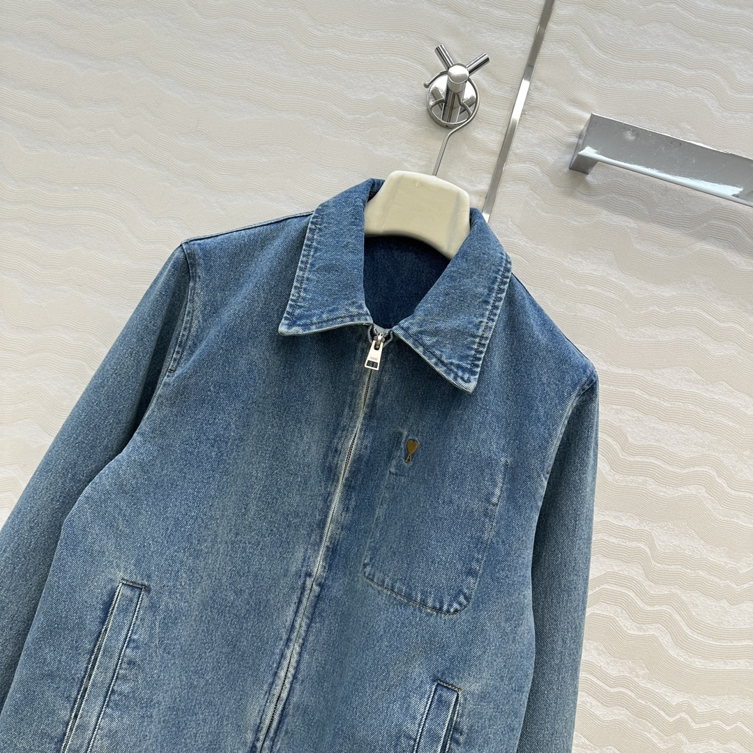 独家首发❤️爆单推荐，Am时髦精穿搭！复古洗水蓝丹宁 男朋友牛仔夹克外套！可露丽🤎咖色爱心刺绣logo。