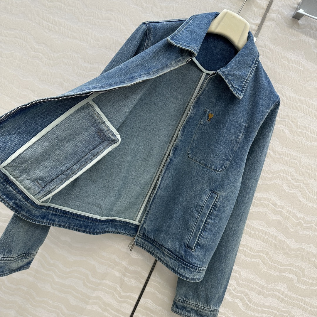 独家首发❤️爆单推荐，Am时髦精穿搭！复古洗水蓝丹宁 男朋友牛仔夹克外套！可露丽🤎咖色爱心刺绣logo。