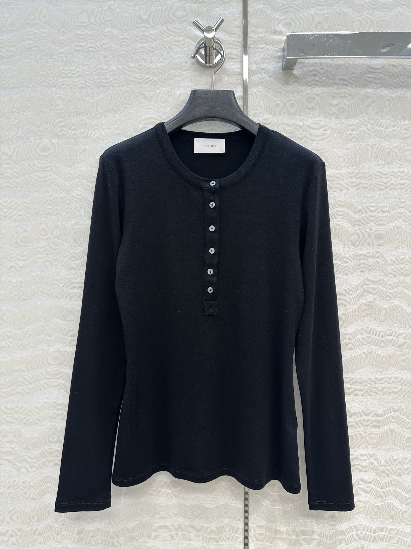 独家首发❤️原单品质，Row风纸片人穿搭！亨利领进口天丝羊毛打底衫！定制深海灰贝壳扣。超级显瘦神器！极简