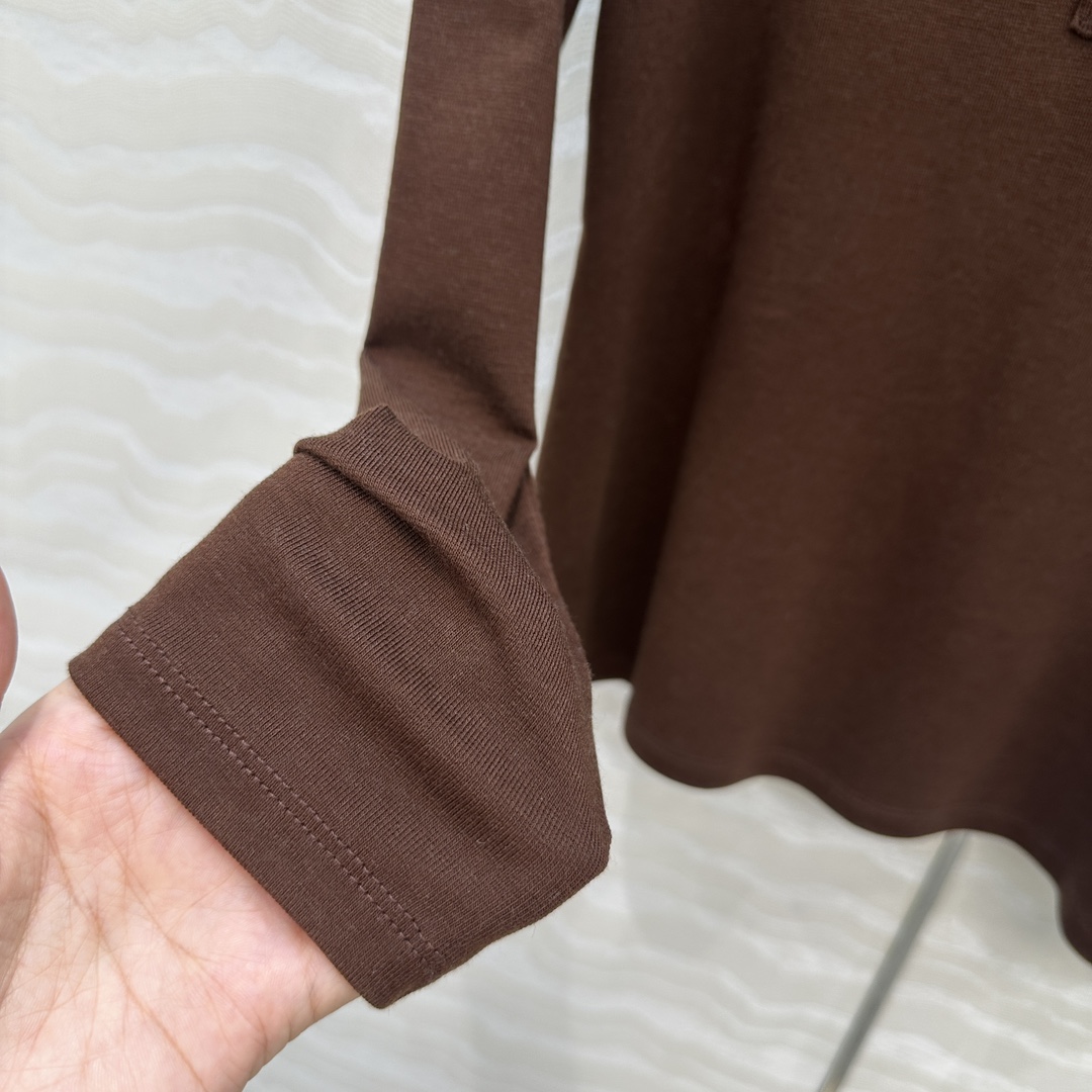 独家首发❤️原单品质，Row风纸片人穿搭！亨利领进口天丝羊毛打底衫！定制深海灰贝壳扣。超级显瘦神器！极简