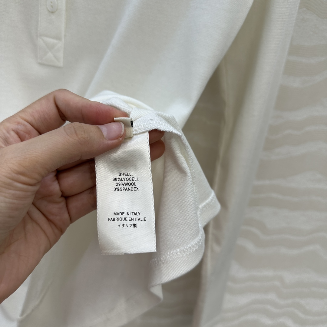 独家首发❤️原单品质，Row风纸片人穿搭！亨利领进口天丝羊毛打底衫！定制深海灰贝壳扣。超级显瘦神器！极简