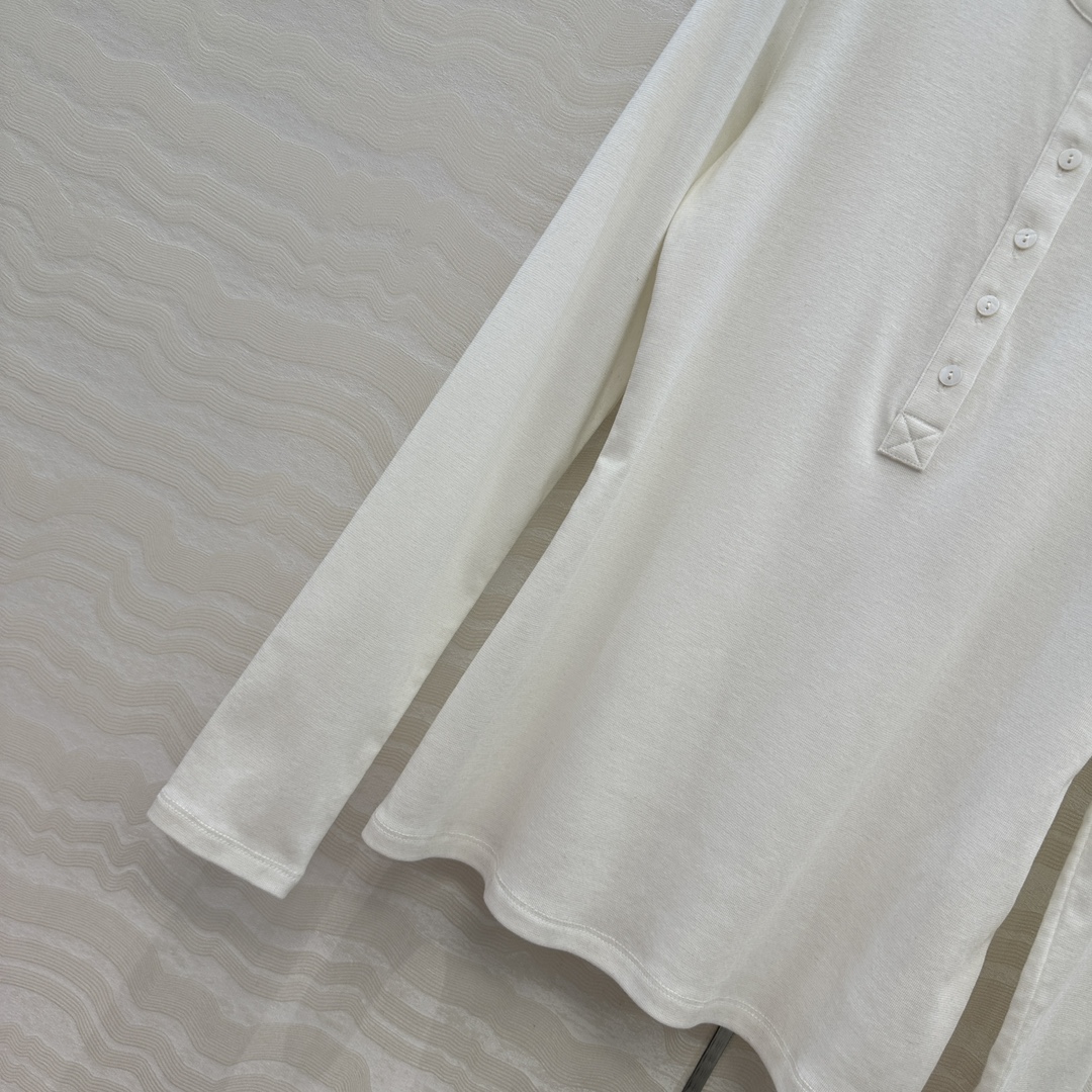 独家首发❤️原单品质，Row风纸片人穿搭！亨利领进口天丝羊毛打底衫！定制深海灰贝壳扣。超级显瘦神器！极简