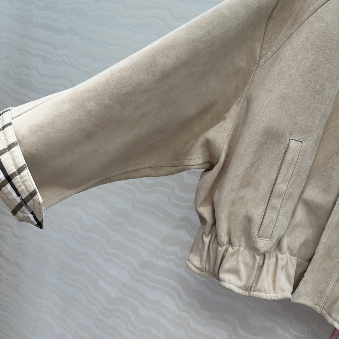 独家首发💕高端原单品质，BV长期主义。巴恩风时髦穿搭！25s早秋新品夹克外套！独家定制麂皮绒面工艺🤞10