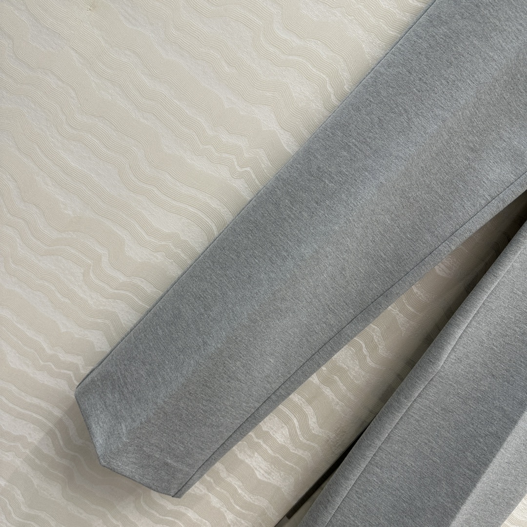 独家首发❤️原单品质，miu系知识分子时髦穿搭！女大学院风中低腰小西裤，格蕾系灰🩶进口高密双织重磅纯棉面