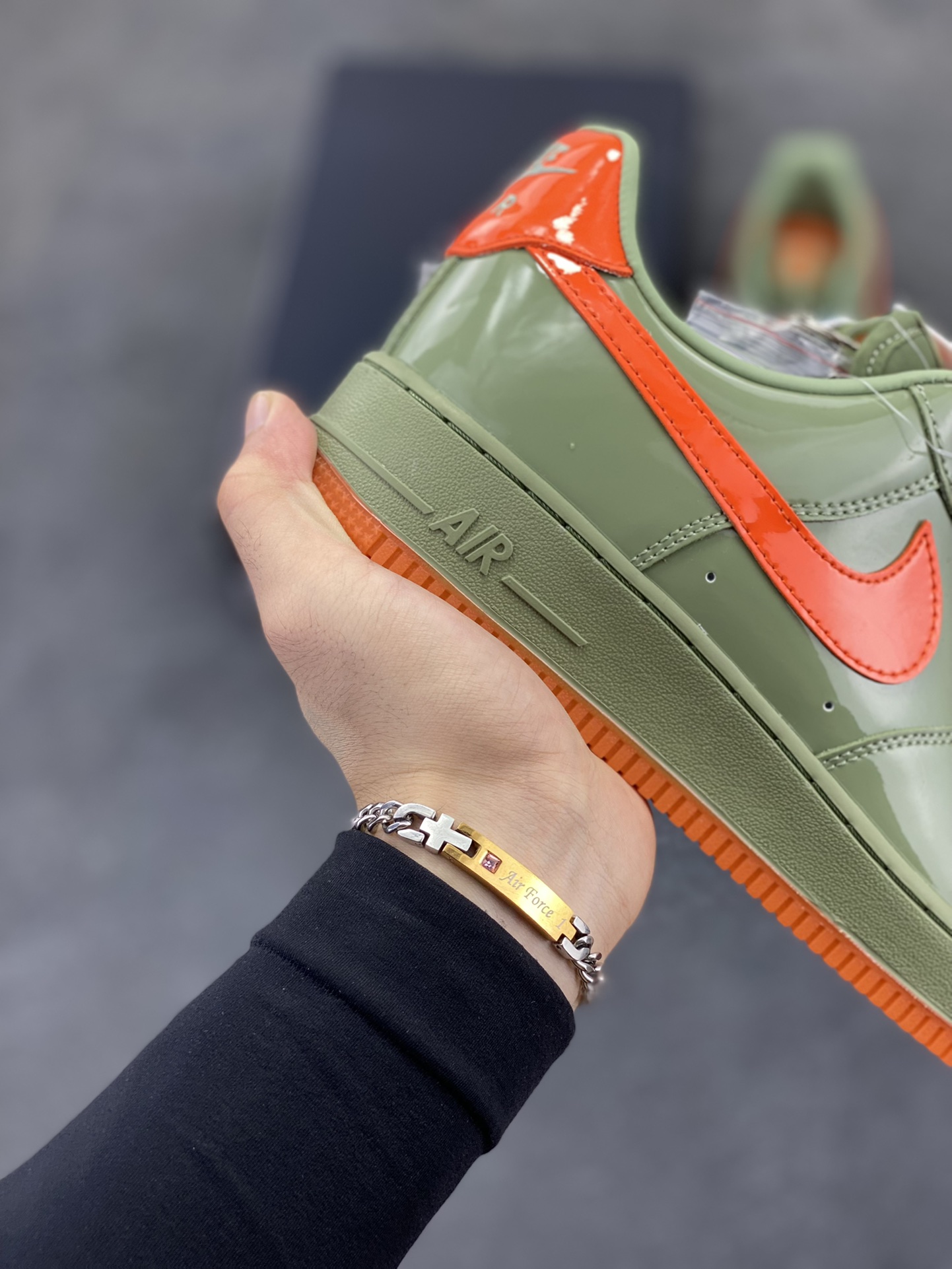 图片[6]-Nike Air Force 1 Low 镜面绿橙勾 空军一号低帮运动休闲板鞋 原楦头原纸板 打造纯正空军版型#专注外贸渠道 全掌内置蜂窝气垫 #原盒配件 原厂中底钢印、拉帮完美 货号：HJ9918-386 尺码：36 36.5 37.5 38 38.5 39 40 40.5 41 42 42.5 43 44 44.5 45-选品中心