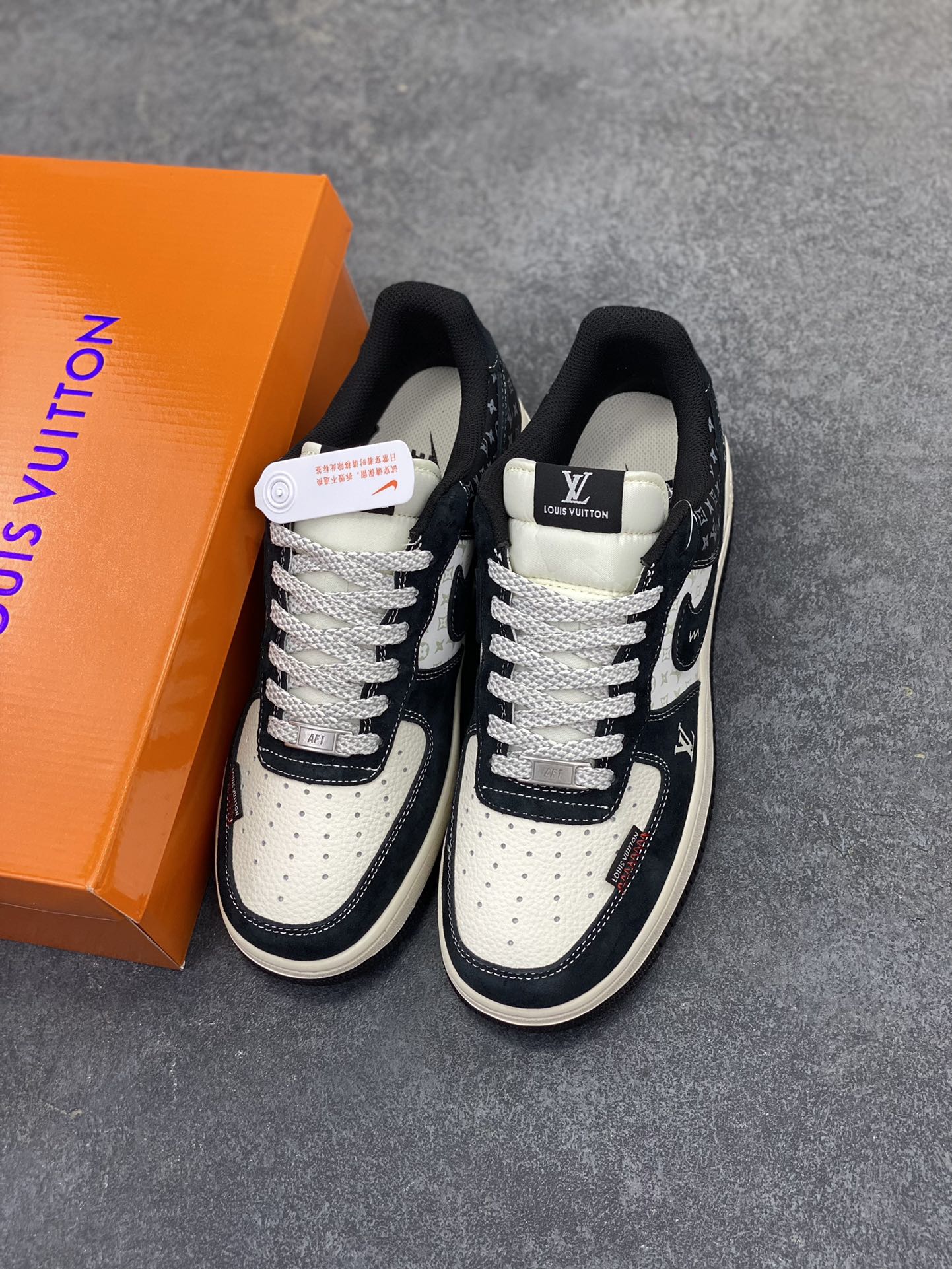 图片[8]-NIke Air Force 1 \’07 Low “LV联名——缝织标印花”空军一号 低帮 运动鞋 休闲鞋 折边针车 工艺难度大 原楦头原纸板 原装鞋盒 定制五金配件 内置全掌气垫 原厂鞋底 货号：CX5050-Y10 尺码：36 36.5 37.5 38 38.5 39 40 40.5 41 42 42.5 43 44 44.5 45-选品中心