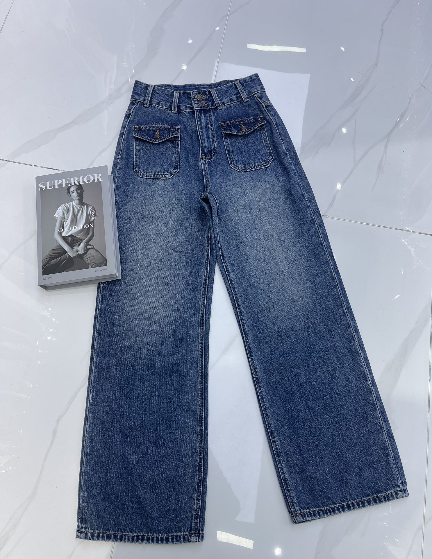 CELINE High-Waisted Wide Leg Jeans with Belt - Chic and Comfortable 5 i1756352720 3709 4