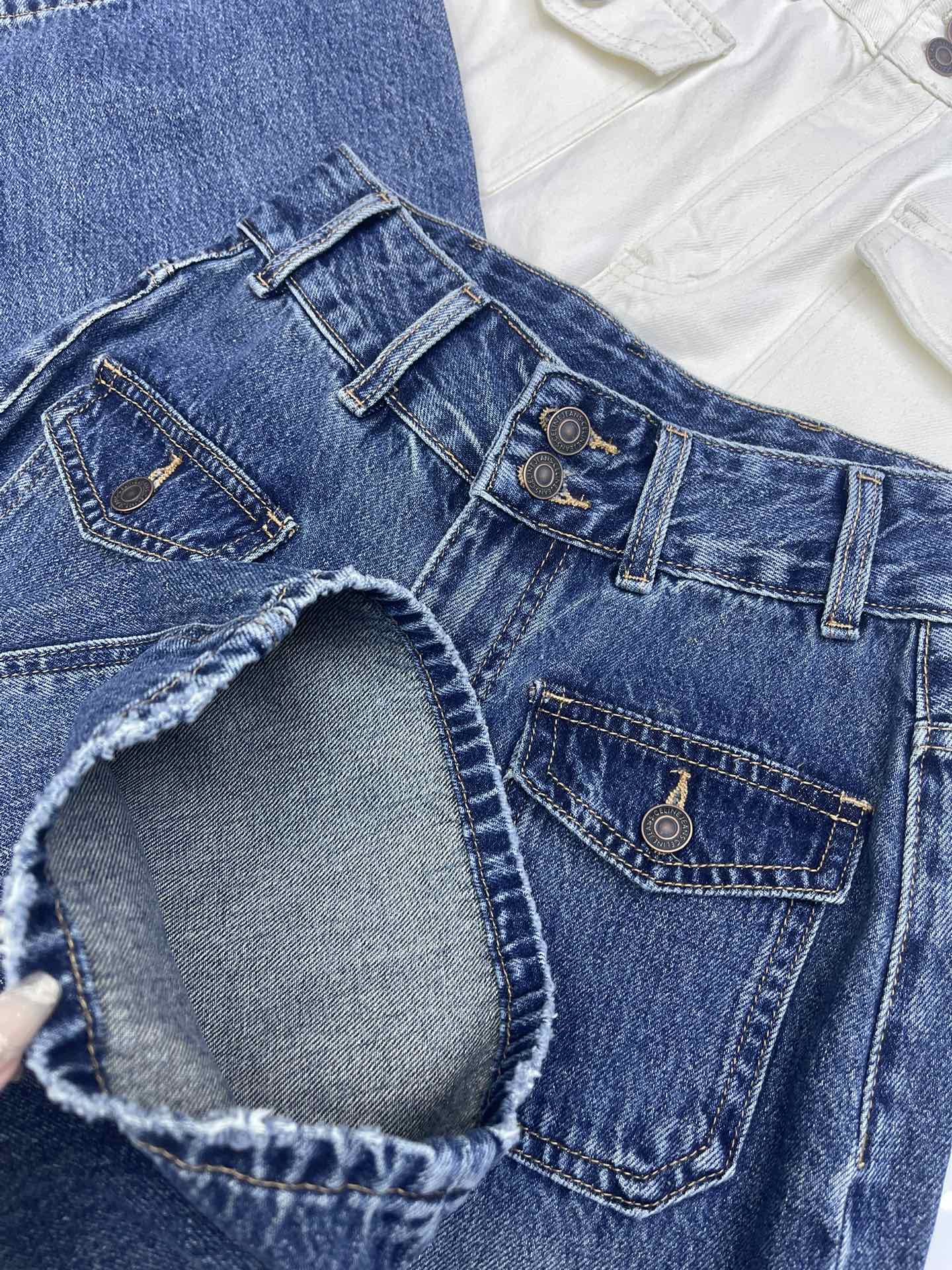CELINE High-Waisted Wide Leg Jeans with Belt - Chic and Comfortable 4 i1756352720 8185 2