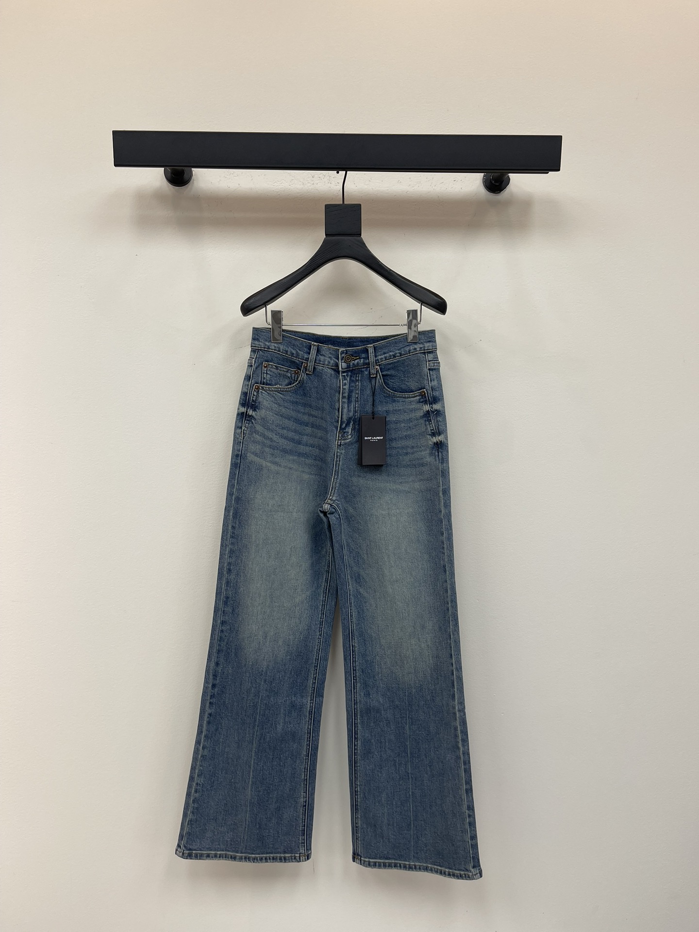 NO:478648,YSL25 autumn and winter new product simple micro-stretch straight-leg jeans, Sailo round fabric style, medium and high waist wide-leg style, makes legs look longer and slim, the fabric is soft, customized hardware, sewing leather brand!  Multi-position PP, tie-dyeing and washing water for trouser legs. Color blue Size SML, saint laurent, jeans, alexander wang19860909YSL25秋冬新品简约微弹直筒裤牛仔裤,赛络纺面料版型中高腰阔腿版型显腿长显瘦,面料洗水柔软,定制五金,车缝皮牌！多位PP,裤脚扎染洗水. 颜色蓝色 尺码SML,,saint laurent,jeans,alexander wang,Women's clothing