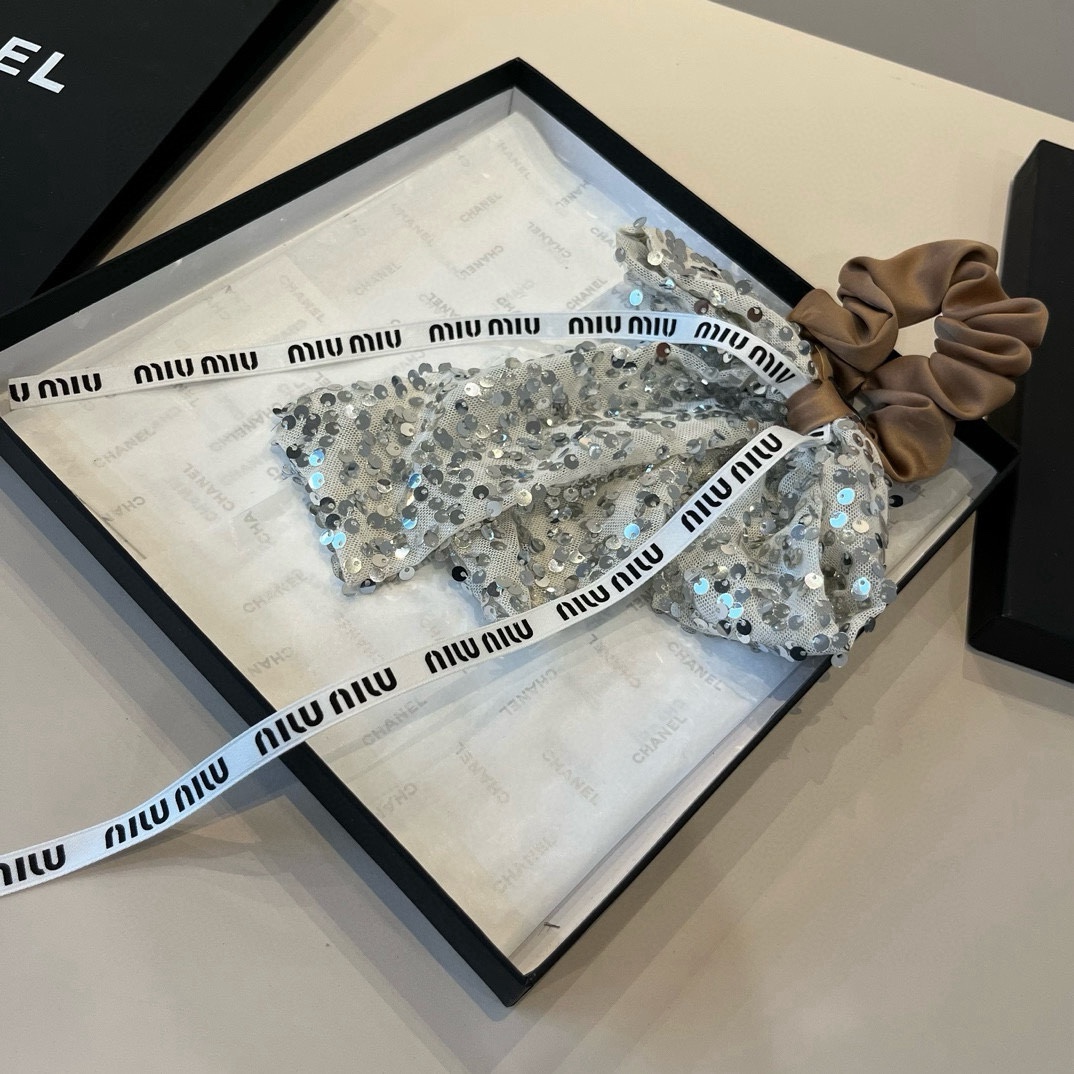 🆕

缪缪miumiu蝴蝶结发圈