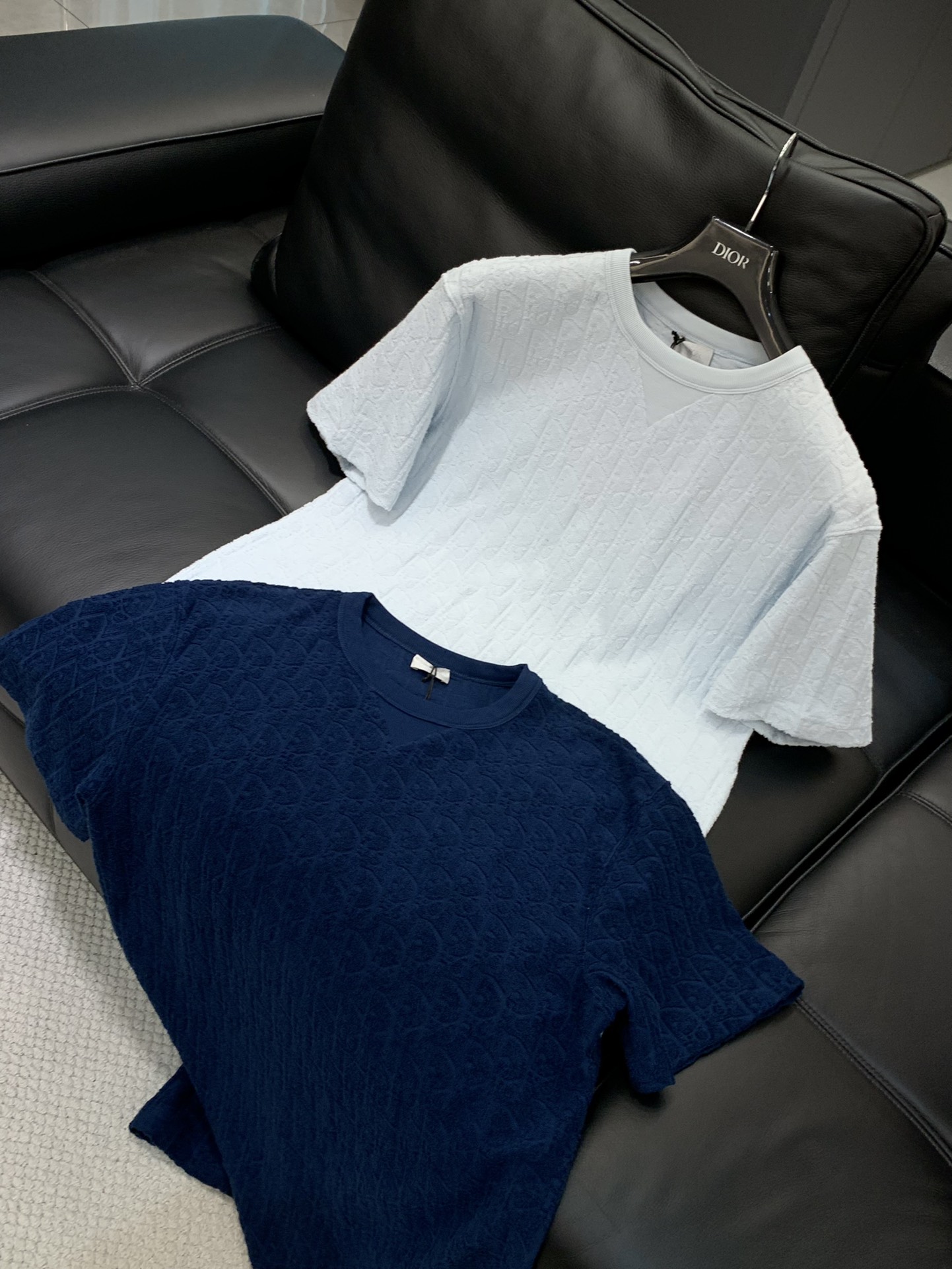 ，Dior 迪奥， 2025夏季新品，专柜同步有售，简约时尚休闲圆领短袖T恤，原版进口面料，舒适透气，顶