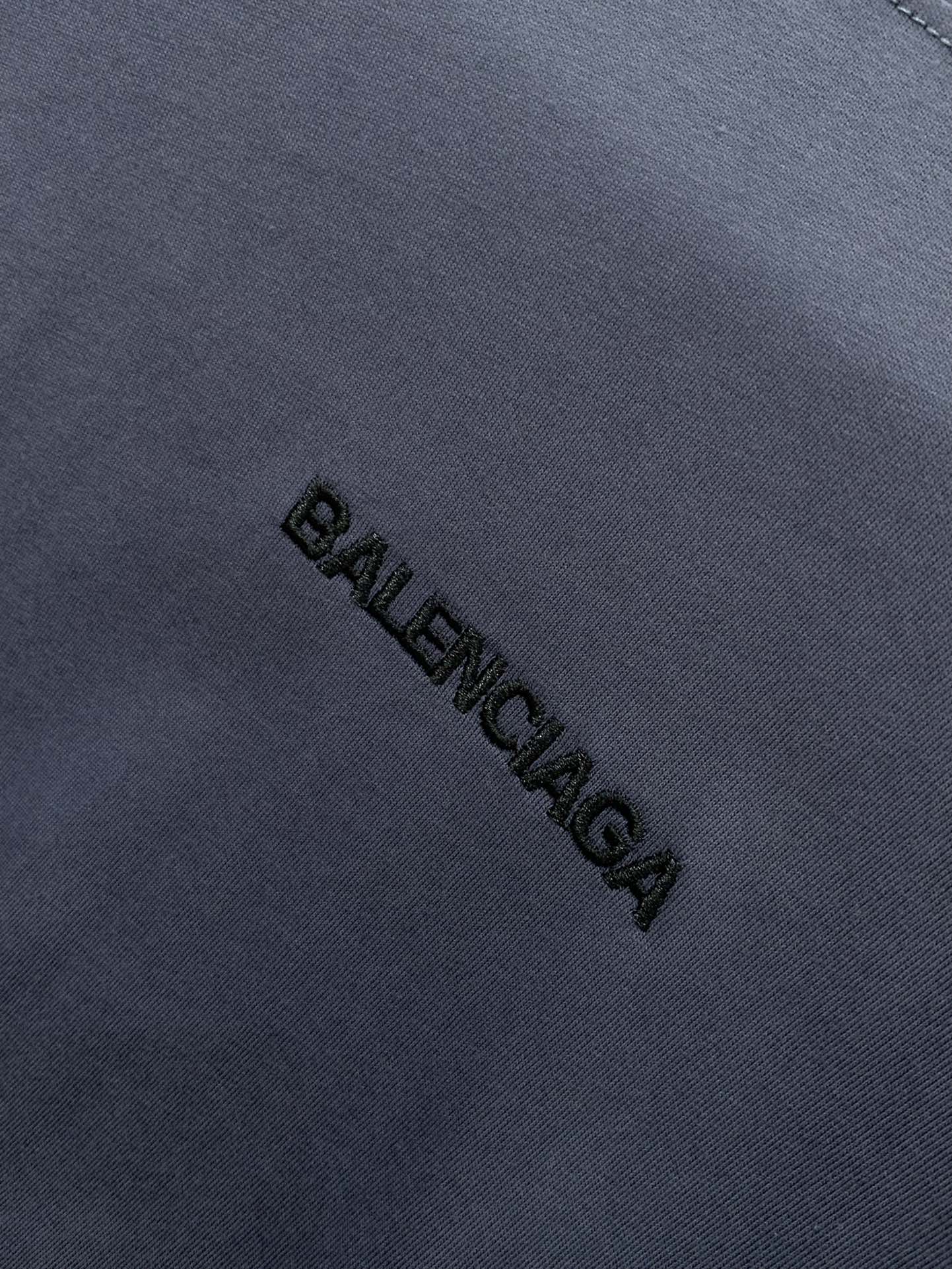 ，Balenciaga 巴黎世家，2025夏季最新款，专柜同步有售，原单狠货，爆款时尚休闲圆领短袖T恤，