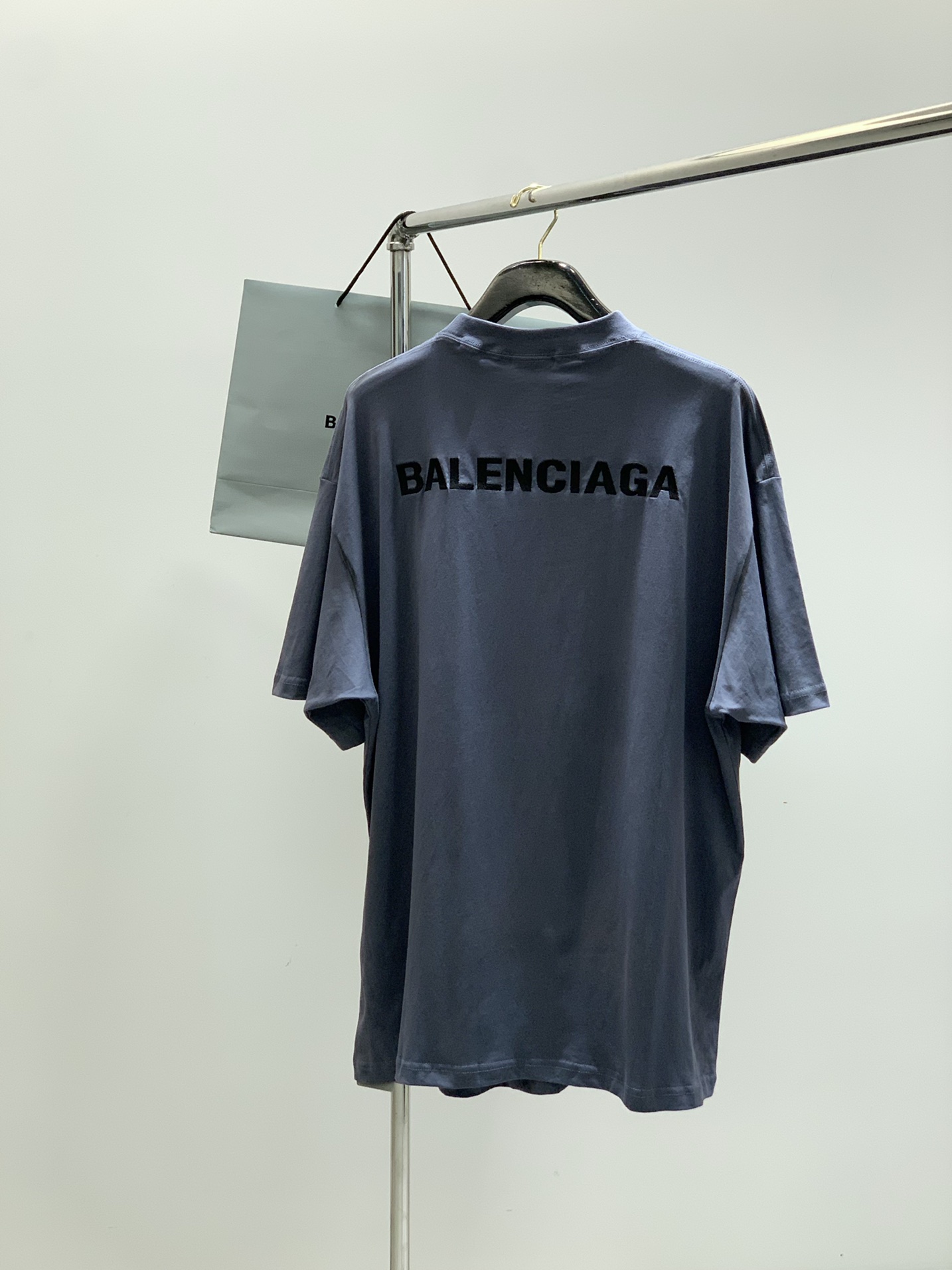 ，Balenciaga 巴黎世家，2025夏季最新款，专柜同步有售，原单狠货，爆款时尚休闲圆领短袖T恤，