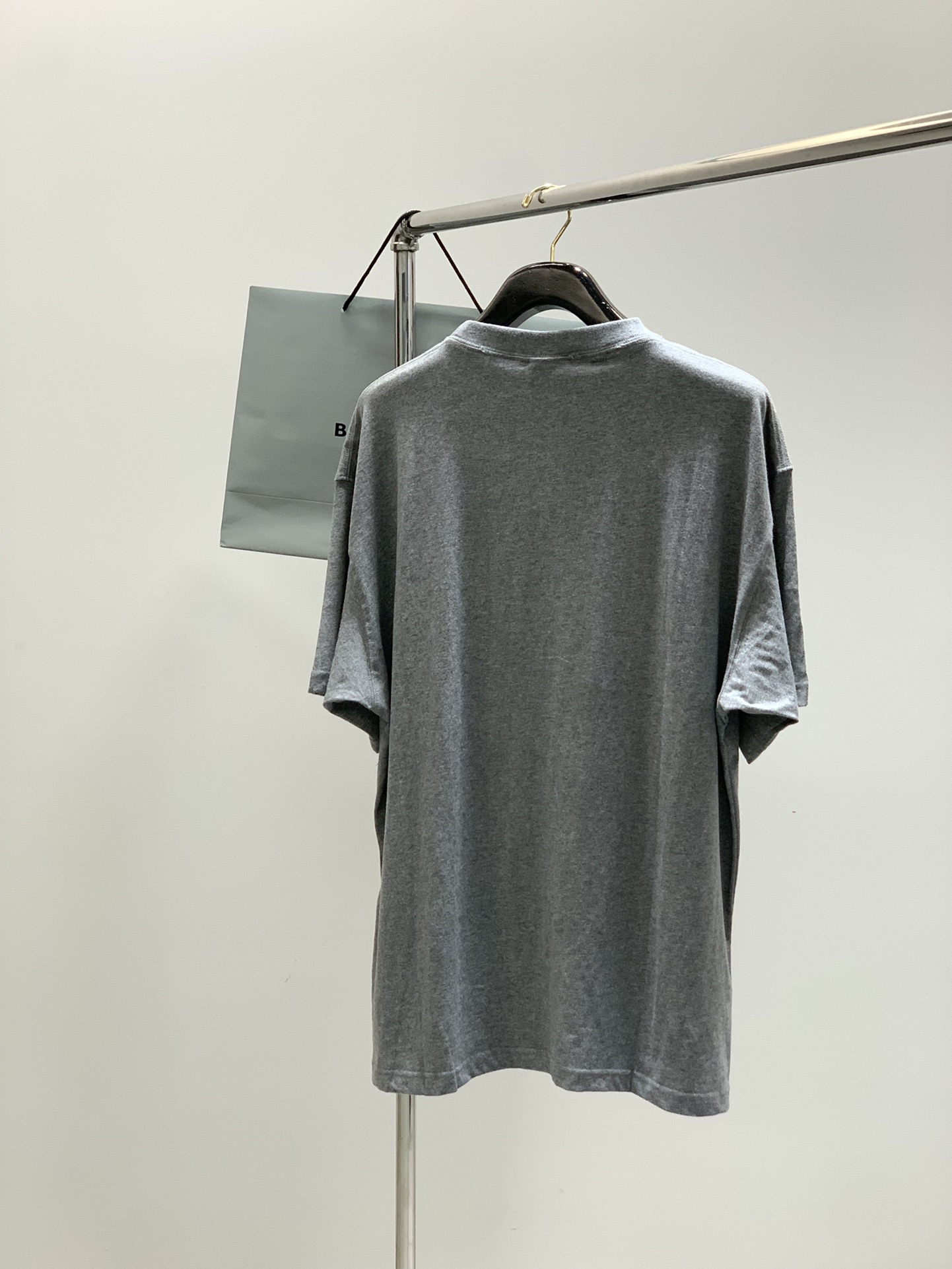 ，Balenciaga 巴黎世家，2025夏季最新款，专柜同步有售，原单狠货，爆款时尚休闲圆领短袖T恤，